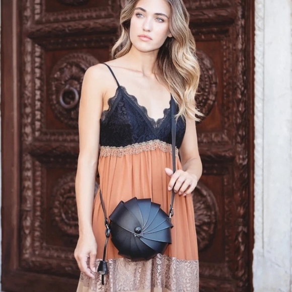 🔹️BOLDRINI 🔹️Black Spiral Crossbody leather Made In italy Bag  NWT ✨️🖤 - Picture 2 of 10